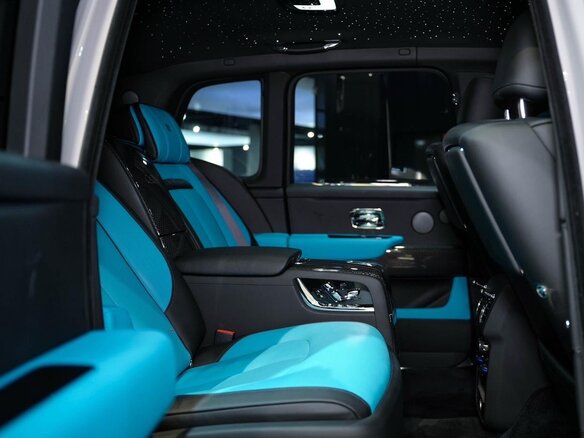 2025 Rolls-Royce Cullinan Black Badge I Рестайлинг (Series II), чёрный, 49000000 рублей - вид 16
