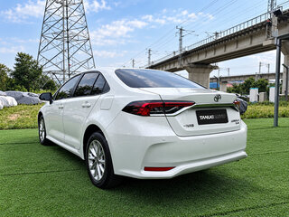 2023 Toyota Corolla XII (E210), белый, 1500001 рублей, вид 4