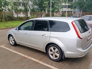 2010 Ford Focus II Рестайлинг, серебристый, 350000 рублей, вид 4