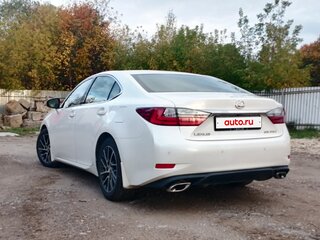 2015 Lexus ES 250 VI Рестайлинг, белый, 2100000 рублей, вид 4