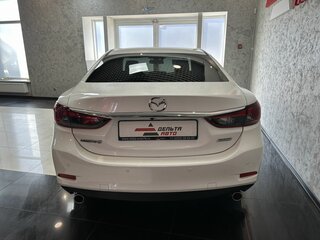 2016 Mazda 6 III (GJ) Рестайлинг, белый, 1995000 рублей, вид 4