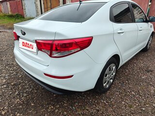2015 Kia Rio III Рестайлинг, белый, 719000 рублей, вид 5