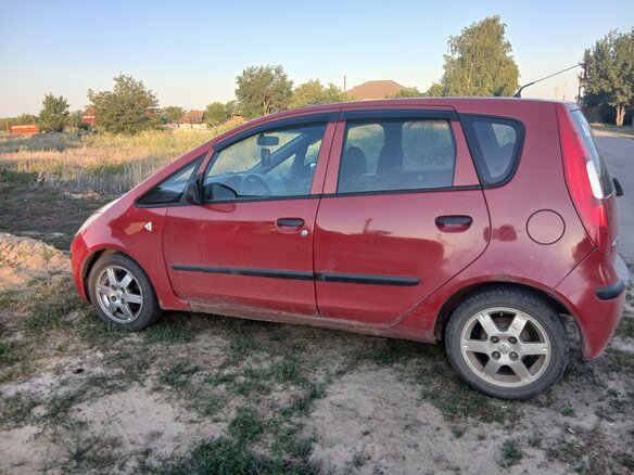 2005 Mitsubishi Colt CZ3 VI (Z20/Z30), красный, 350000 рублей - вид 3