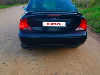 2000 Ford Focus I (North America), чёрный, 145000 рублей, вид 2