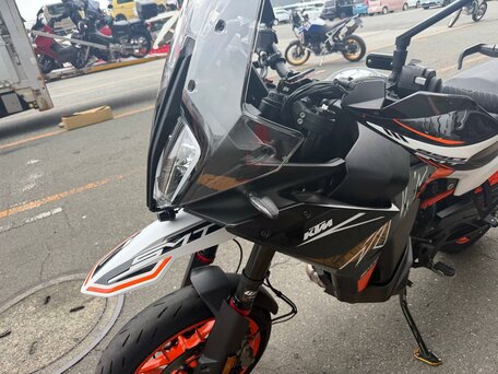 2023 KTM 890 SMT, чёрный, 1077000 рублей, вид 4