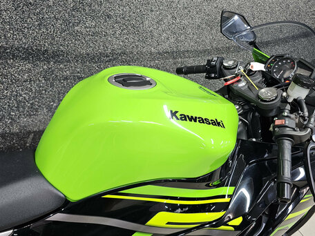 2019 Kawasaki ZX-6 Ninja, зелёный, 949000 рублей, вид 3