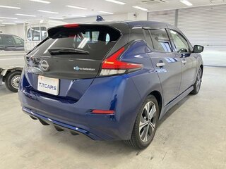 2022 Nissan Leaf II (ZE1), голубой, 1855000 рублей, вид 4