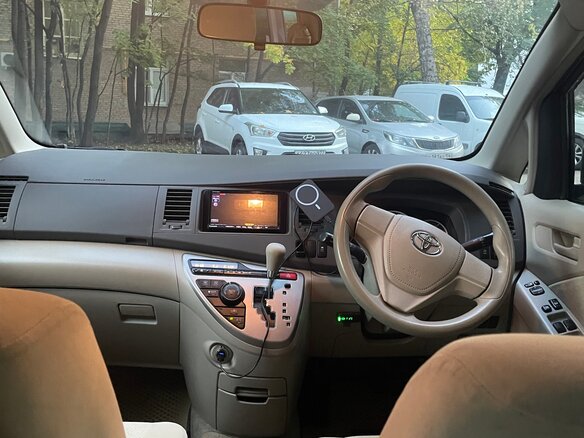 2014 Toyota ISis I Рестайлинг, серый, 1124000 рублей - вид 14