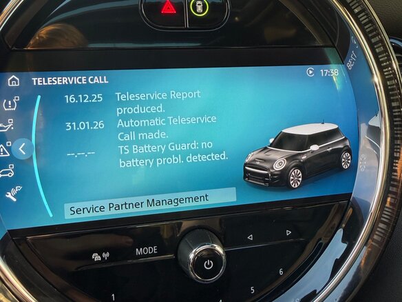 2022 Mini Hatch Cooper III (F55/F56) Рестайлинг 2, серебристый, 2850000 рублей - вид 27