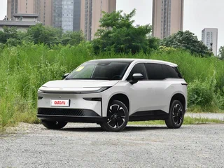2026 Toyota bZ3X 58.3 kWh, серебристый, 2680000 рублей, вид 1