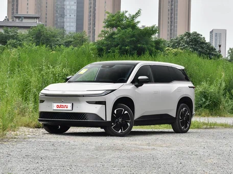 2026 Toyota bZ3X 58.3 kWh, серебристый, 2680000 рублей, вид 1