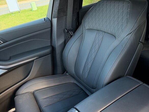 2025 BMW X7 M60i I (G07) Рестайлинг, серый, 17500000 рублей - вид 19
