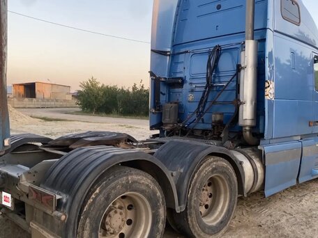 2003 Volvo VNL, голубой, 3200000 рублей, вид 5