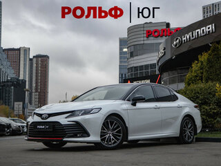 2021 Toyota Camry VIII (XV70) Рестайлинг, белый, 3465000 рублей, вид 1