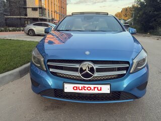 2014 Mercedes-Benz A-Класс 200 III (W176), голубой, 1900000 рублей, вид 3