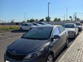 2017 Kia Rio III Рестайлинг, серый, 1150000 рублей, вид 1