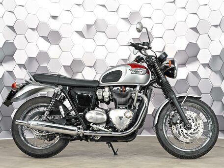 2016 Triumph Bonneville T120, серебристый, 927000 рублей, вид 2