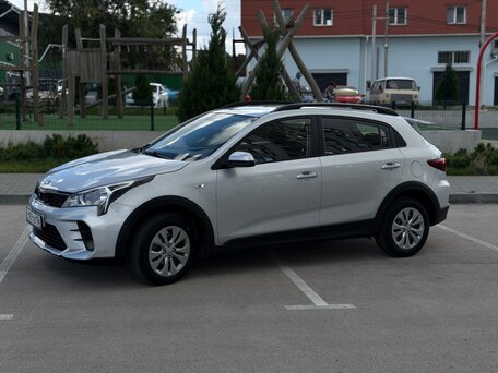 2021 Kia Rio X IV Рестайлинг, серый, 1540000 рублей, вид 1