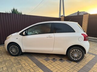 2008 Toyota Yaris Multimode II, белый, 450000 рублей, вид 4