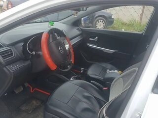 2014 Kia Rio 6-speed III, белый, 670000 рублей, вид 3