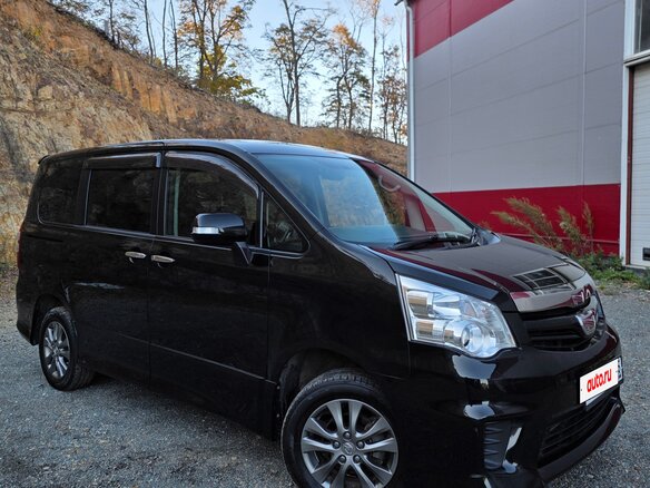 2013 Toyota Noah II (R70), чёрный