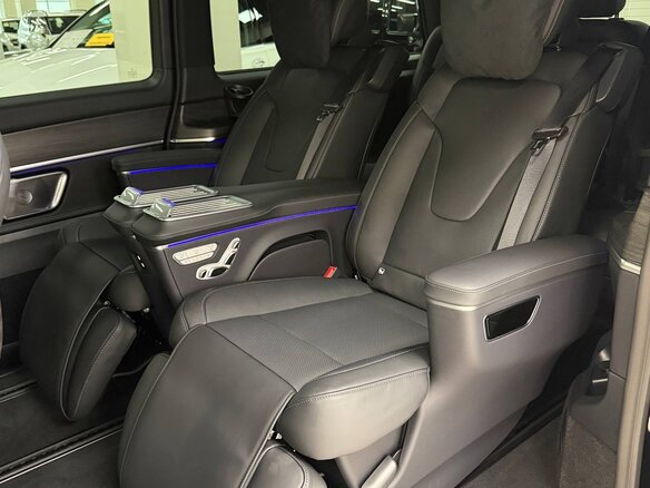 2026 Mercedes-Benz V-Класс 300 d экстра длинный III (W447) Рестайлинг 2, чёрный - вид 9