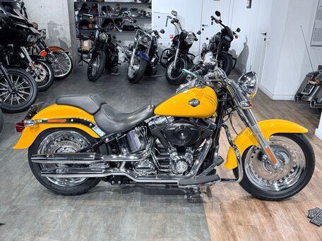 2014 Harley-Davidson Fat Boy, жёлтый, 1399000 рублей, вид 3