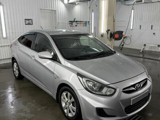 2012 Hyundai Solaris I, серебристый, 700000 рублей, вид 3