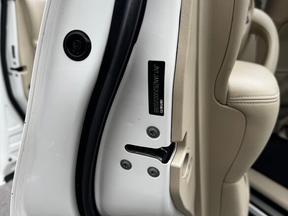 2012 Infiniti QX56 II, белый, 2490000 рублей - вид 27
