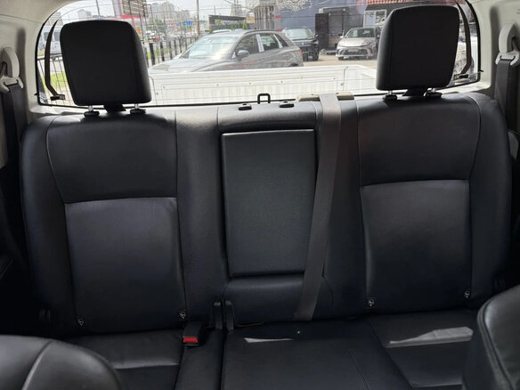 2016 Toyota Hilux VIII, белый - вид 11