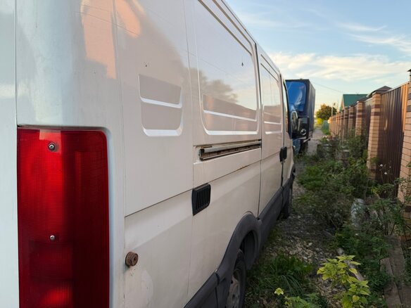 2005 Iveco Daily, белый, 535000 рублей - вид 9