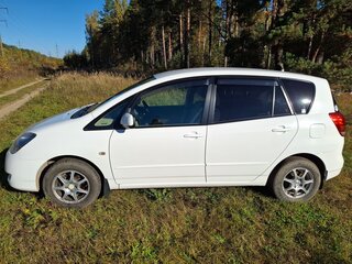 2004 Toyota Corolla Spacio II, белый, 890000 рублей, вид 5