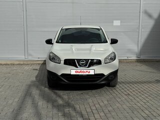 2013 Nissan Qashqai I Рестайлинг, белый, 845000 рублей, вид 2