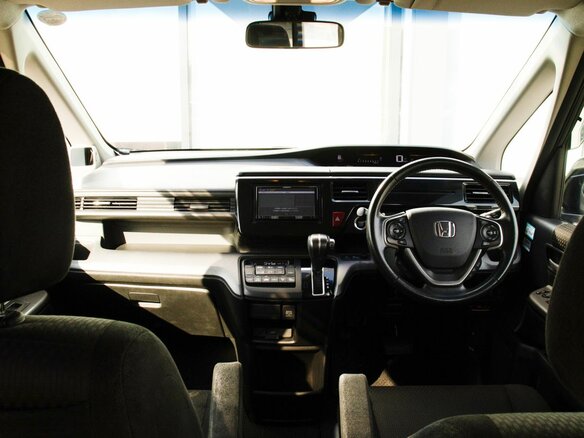 2017 Honda Stepwgn Spada V Рестайлинг, чёрный, 2275000 рублей - вид 16