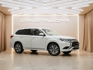 2022 Mitsubishi Outlander III Рестайлинг 3, белый, 2800000 рублей, вид 4