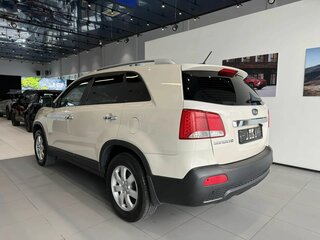 2010 Kia Sorento II, бежевый, 1450000 рублей, вид 4