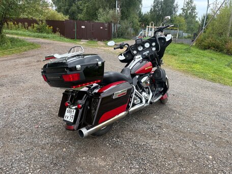 2009 Harley-Davidson Street Glide, красный, 900000 рублей, вид 2