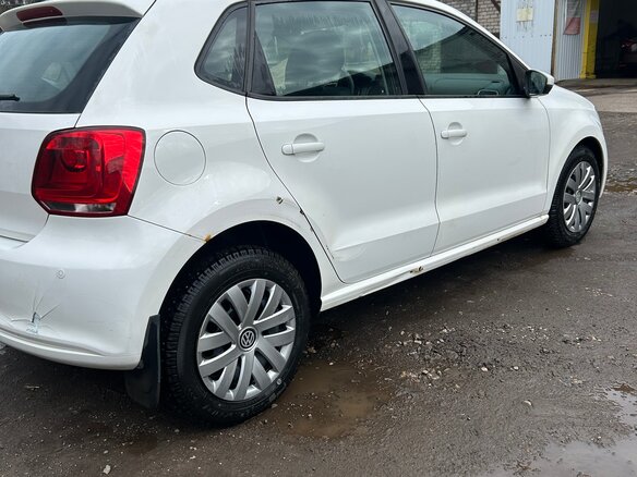 2011 Volkswagen Polo V, белый, 600000 рублей - вид 3