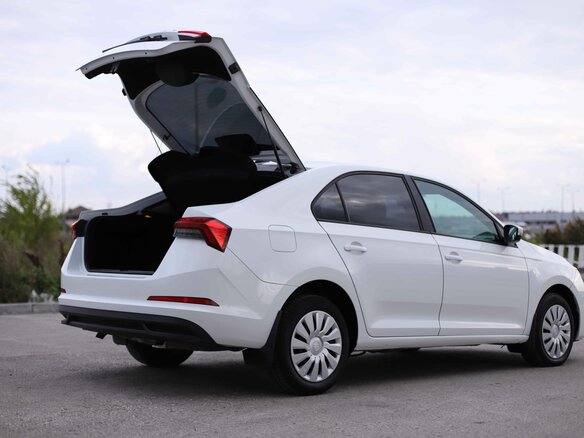 2021 Skoda Rapid II, белый - вид 18