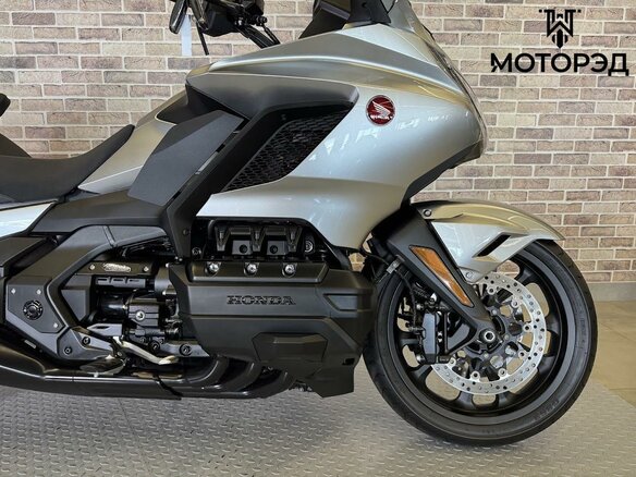 2025 Honda GL 1800 Gold Wing, серебристый, 3275000 рублей - вид 14