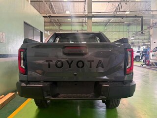 2026 Toyota Hilux IX, серый, 6924836 рублей, вид 4