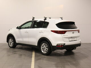 2020 Kia Sportage IV Рестайлинг, белый, 1888000 рублей, вид 5