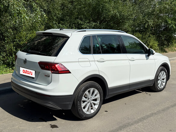 2017 Volkswagen Tiguan II, белый - вид 4