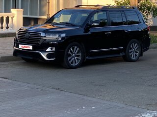 2017 Toyota Land Cruiser 200 Series Рестайлинг 2, чёрный, 4900000 рублей, вид 1