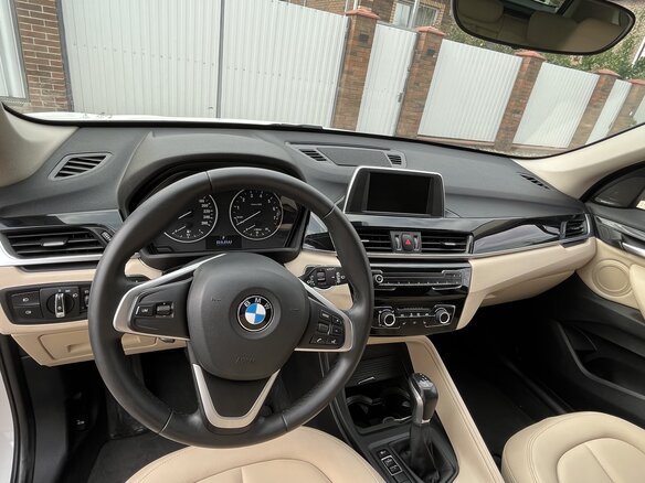 2016 BMW X1 18i sDrive II (F48), белый, 2000000 рублей - вид 16