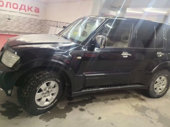 2006 Mitsubishi Pajero III Рестайлинг, чёрный, 930000 рублей - вид 2