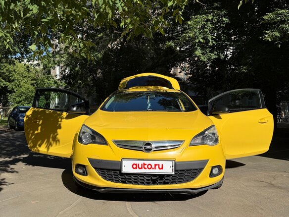 2014 Opel Astra GTC J Рестайлинг, жёлтый - вид 4