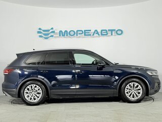 2019 Volkswagen Touareg III, синий, 5050000 рублей, вид 4