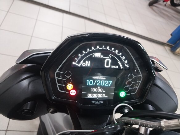 2026 Triumph Street Triple, серый, 1249000 рублей - вид 4