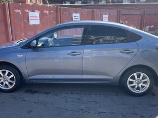 2018 Hyundai Solaris II, серый, 1350000 рублей, вид 4